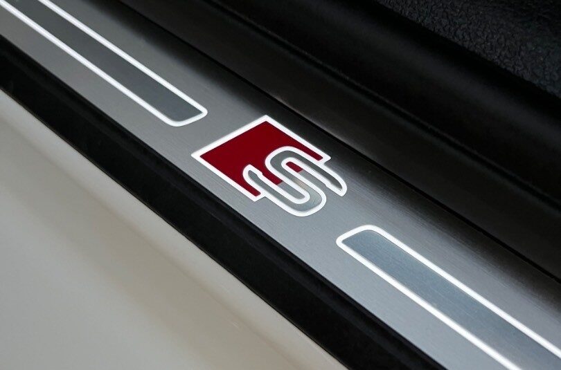 Audi A4 40 2.0 TFSI mHEV S line quattro S tronic