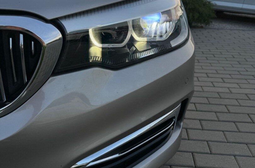 BMW Rad 5 Touring 530d x-Drive A/T Luxury Line SK ŠPZ