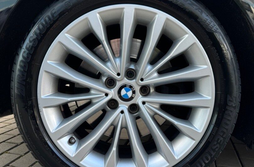 BMW Rad 5 Touring 530d xDrive A/T