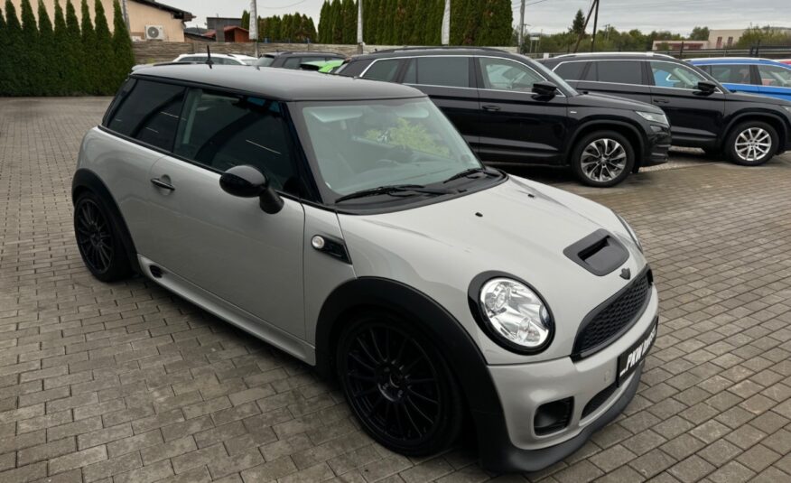 Mini Cooper S Coupé 1.6i John Works – Remus