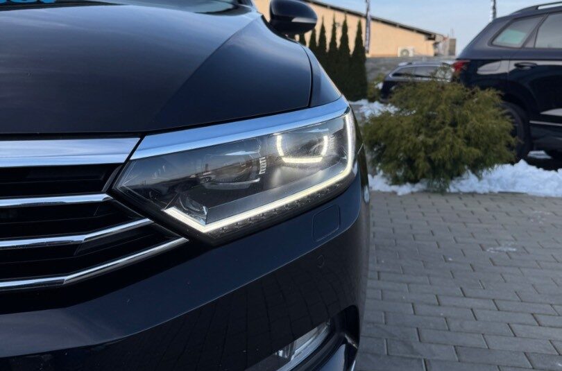 Volkswagen Passat Variant 2.0TDi 190PS Highline SK ŠPZ Virtual/Matrix