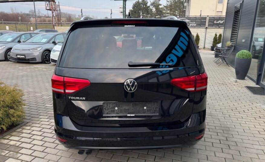 Volkswagen Touran 2.0TDi DSG Highline *Ťažné*Masáž*Kamera*