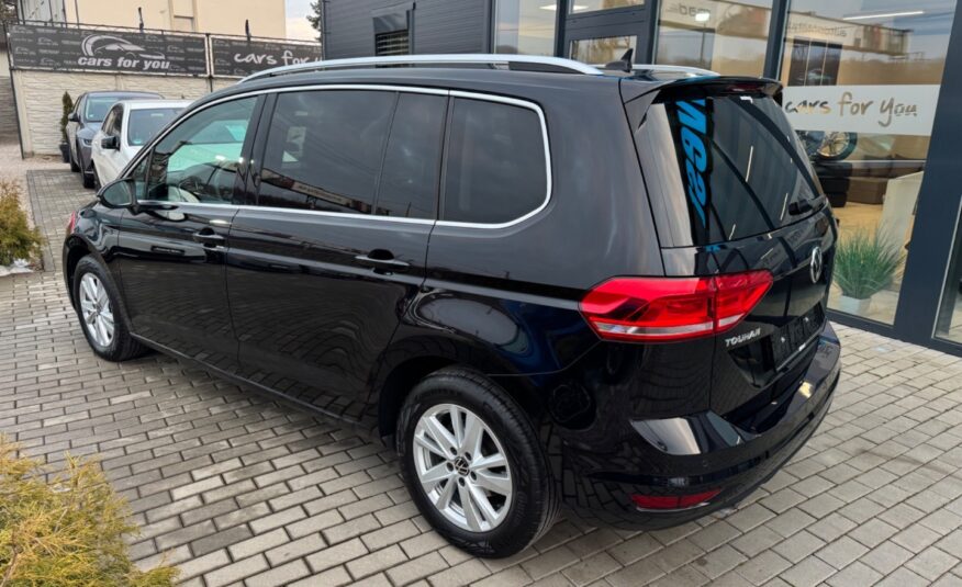 Volkswagen Touran 2.0TDi DSG Highline *Ťažné*Masáž*Kamera*