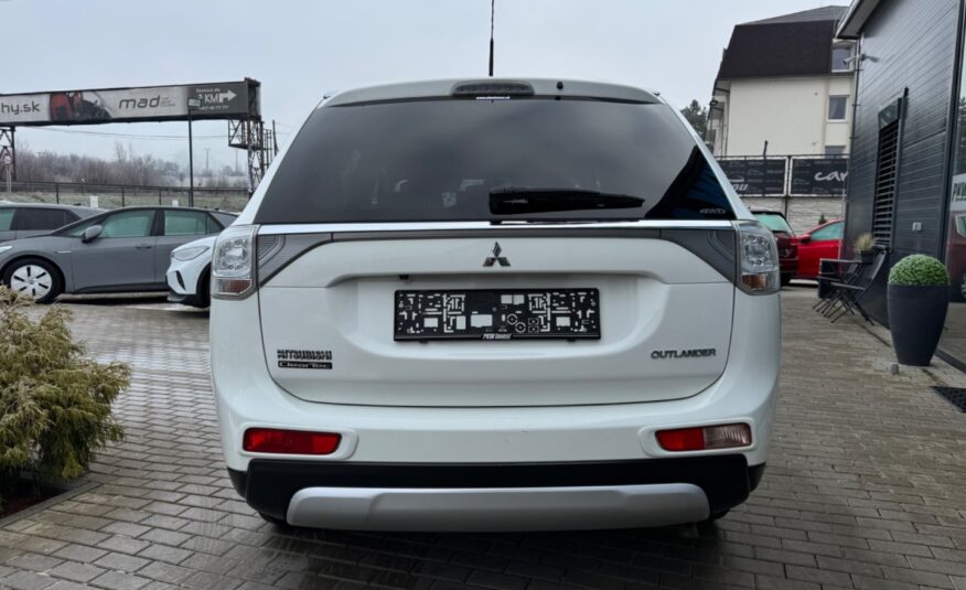 Mitsubishi Outlander 2.2 DI-D Intense+