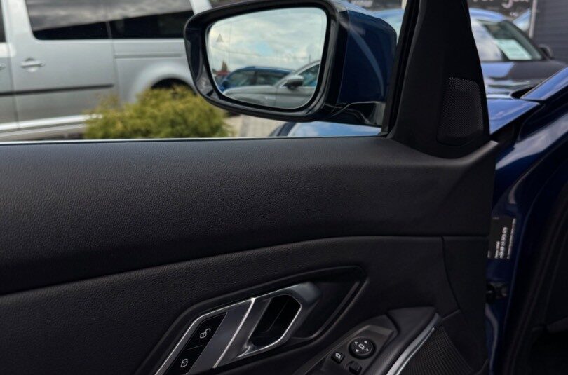 BMW Rad 3 Touring 320d  mHEV x-Drive A/T Luxury *ZÁRUKA*