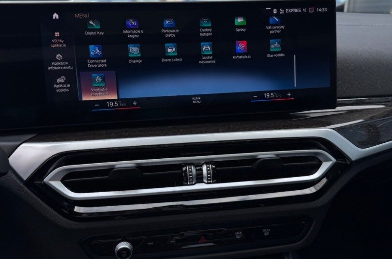 BMW Rad 3 Touring 320d  mHEV x-Drive A/T Luxury *ZÁRUKA*