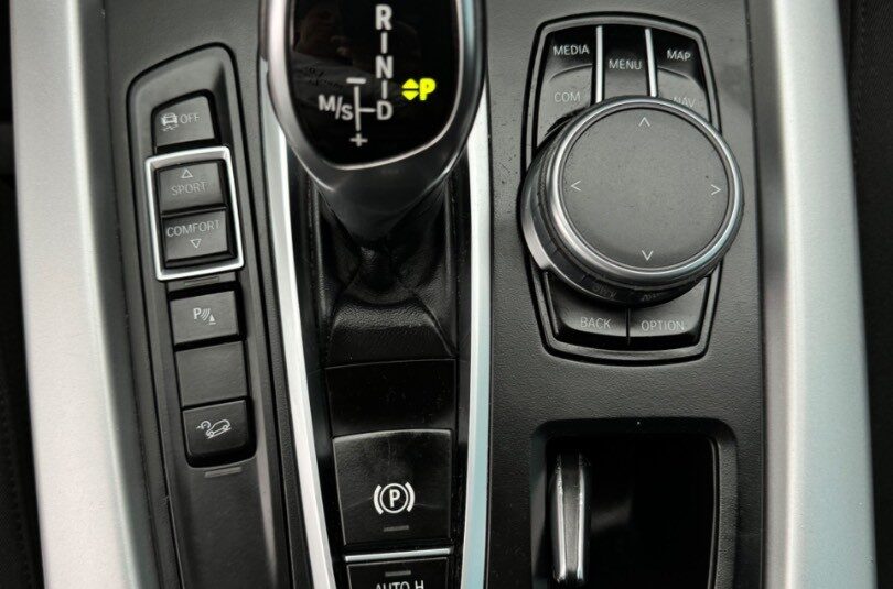 BMW X5 xDrive25d 231k A/T