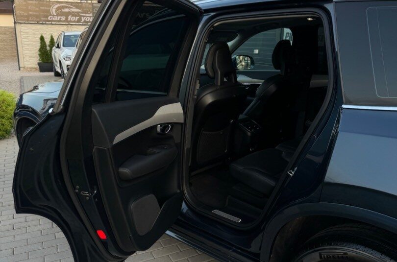 Volvo XC90 2.0 B5 Drive-E Momentum AWD A/T
