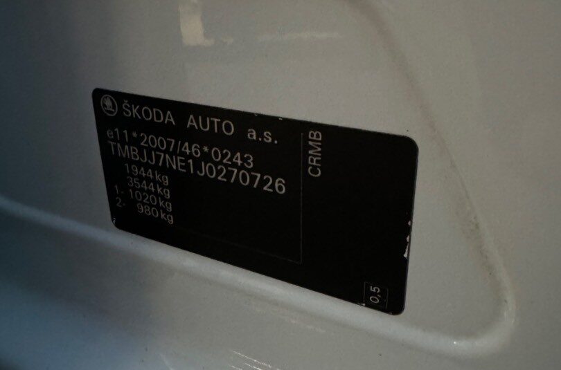 Škoda Octavia Combi 2.0TDi DSG Clever Edition *Led*Navi*Mode*