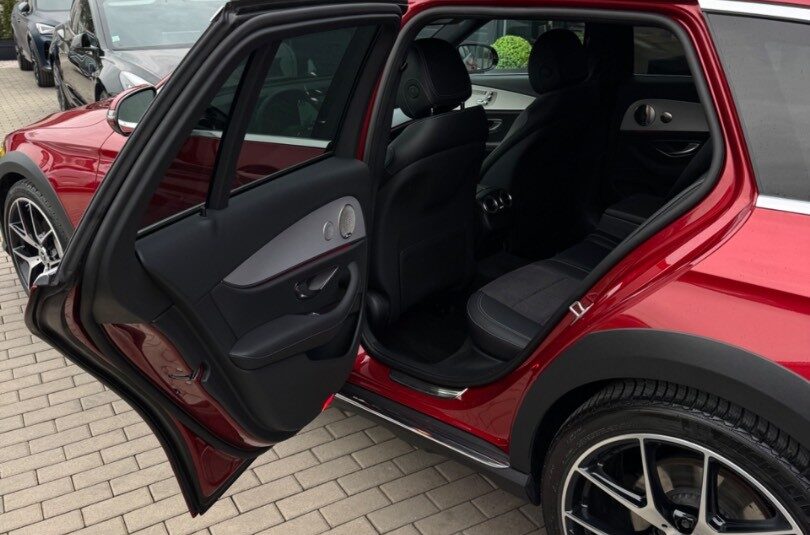 Mercedes-Benz E trieda All-Terrain 400d All Terrain 4Matic A/T AMG line