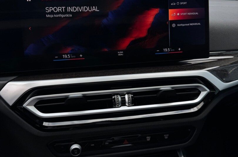 BMW Rad 3 Touring 320d  mHEV x-Drive A/T Luxury *ZÁRUKA*