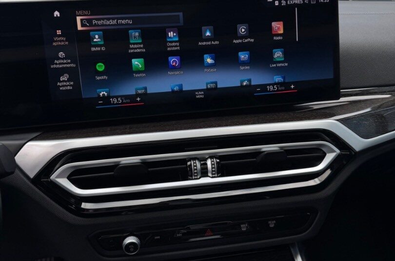 BMW Rad 3 Touring 320d  mHEV x-Drive A/T Luxury *ZÁRUKA*