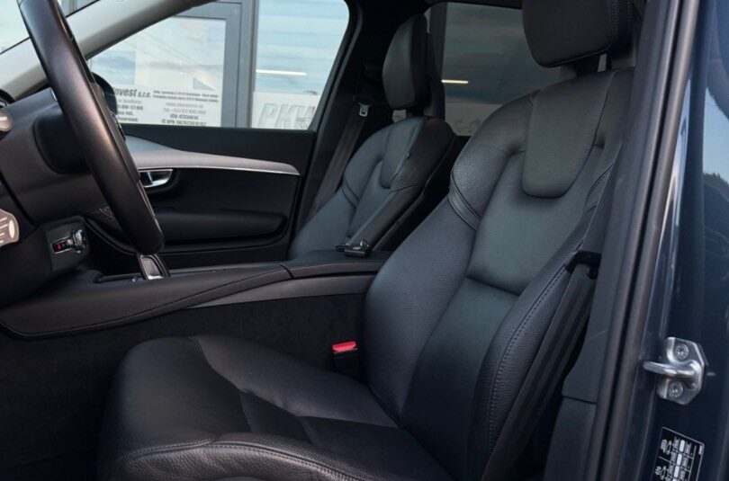Volvo XC90 2.0 B5 Drive-E Momentum AWD A/T