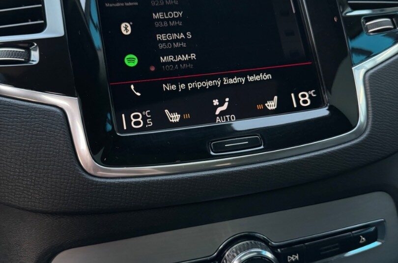 Volvo XC90 2.0 B5 Drive-E Momentum AWD A/T