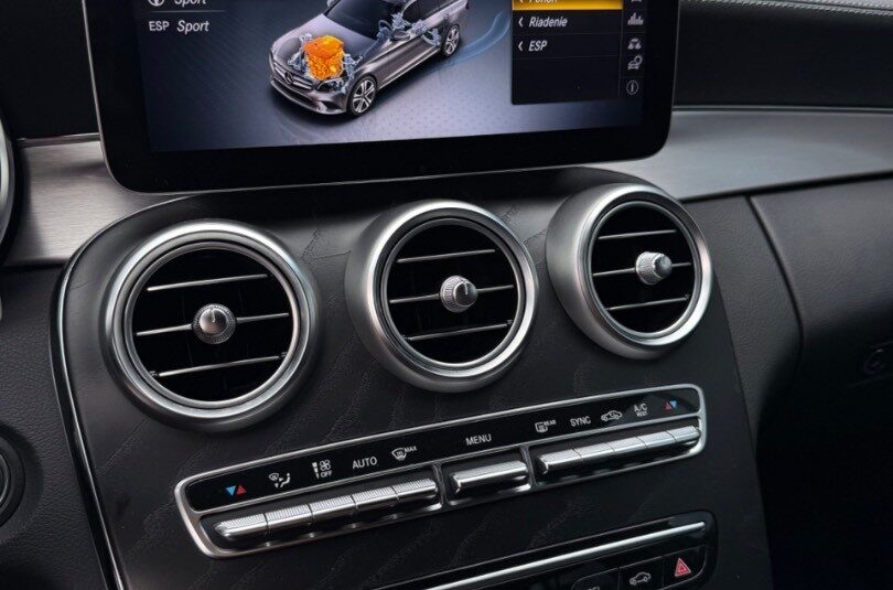 Mercedes-Benz C trieda Kombi 220d A/T AMG line NIGHT Edition