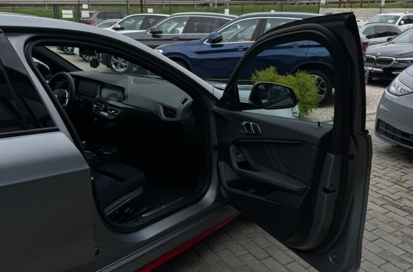 BMW Rad 1 128ti 265PS A/T M-Sport SK ŠPZ *ZÁRUKA*