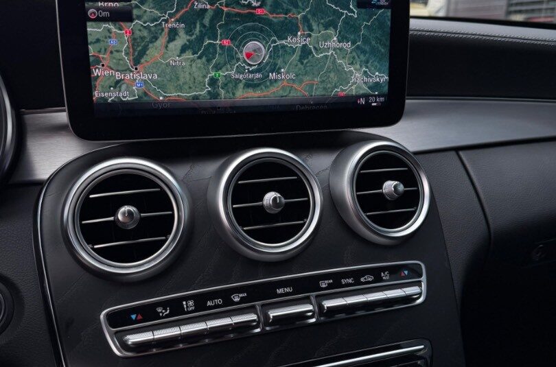 Mercedes-Benz C trieda Kombi 220d A/T AMG line NIGHT Edition