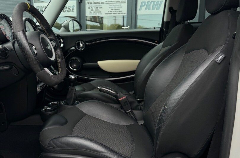 Mini Cooper S Coupé 1.6i John Works – Remus