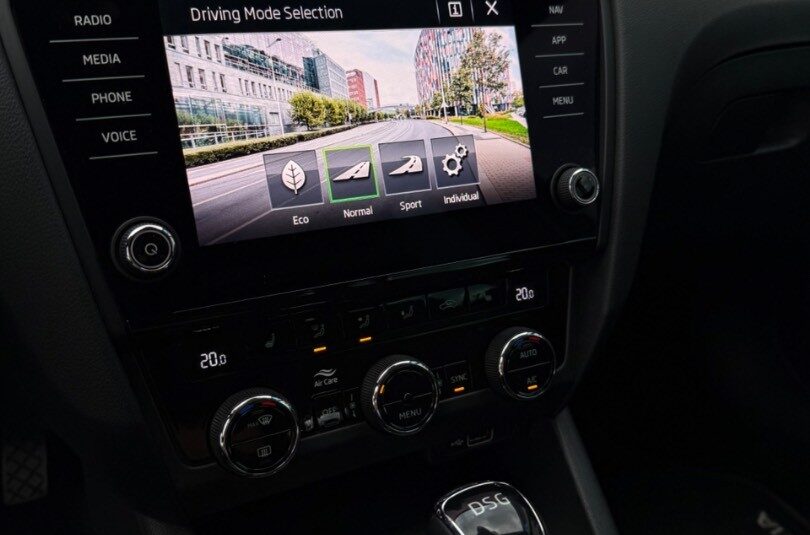 Škoda Octavia Combi 2.0TDi DSG STYLE *Virtual*
