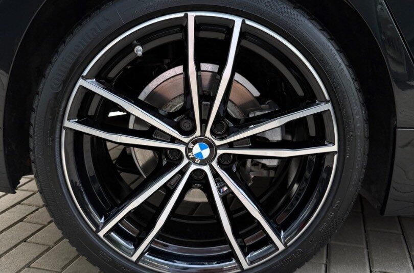 BMW Rad 3 320d x-Drive A/T M-Sport Edition SK ŠPZ