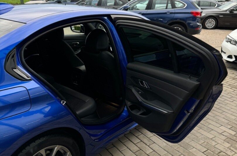 BMW Rad 3 320d mHEV X-Drive A/T M-Sport Edition SK ŠPZ