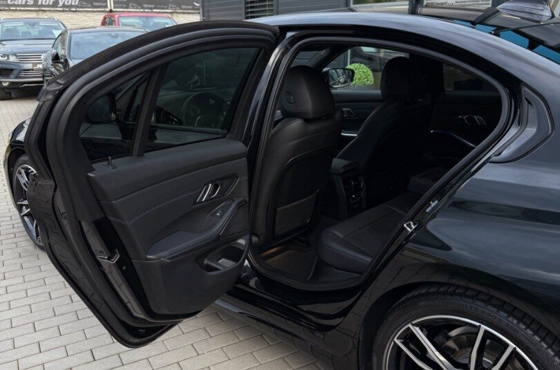 BMW Rad 3 320d x-Drive A/T M-Sport Edition SK ŠPZ