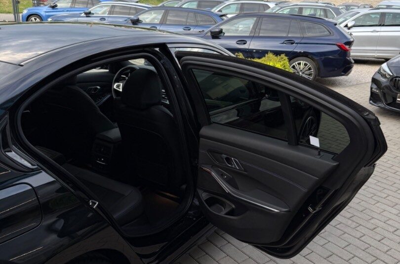BMW Rad 3 320d x-Drive A/T M-Sport Edition SK ŠPZ
