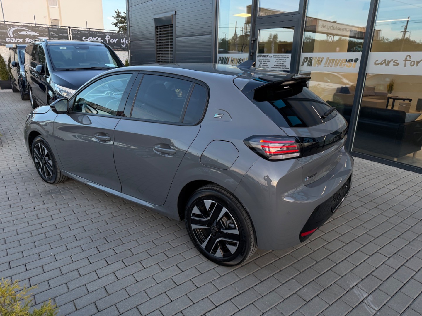 Peugeot 208 ALLURE Electric 100kW/50kWh SK ŠPZ