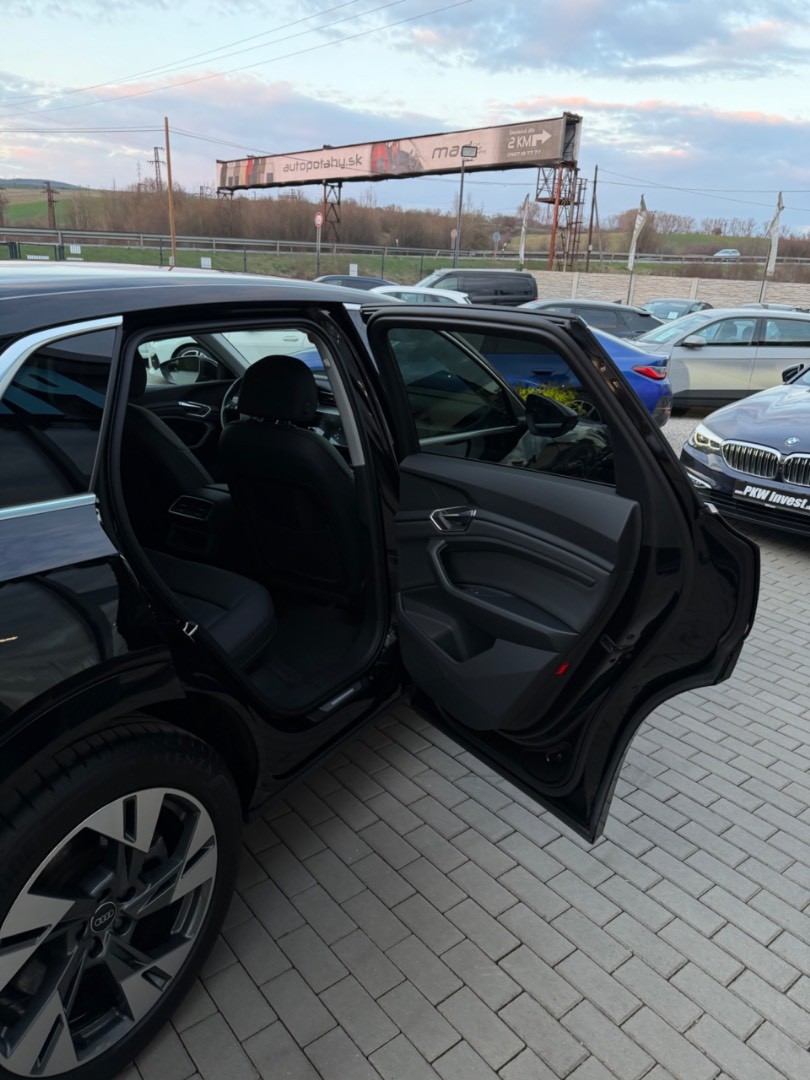 Audi E-tron 50 Quattro *Vzduch*Koža*Ťažné*