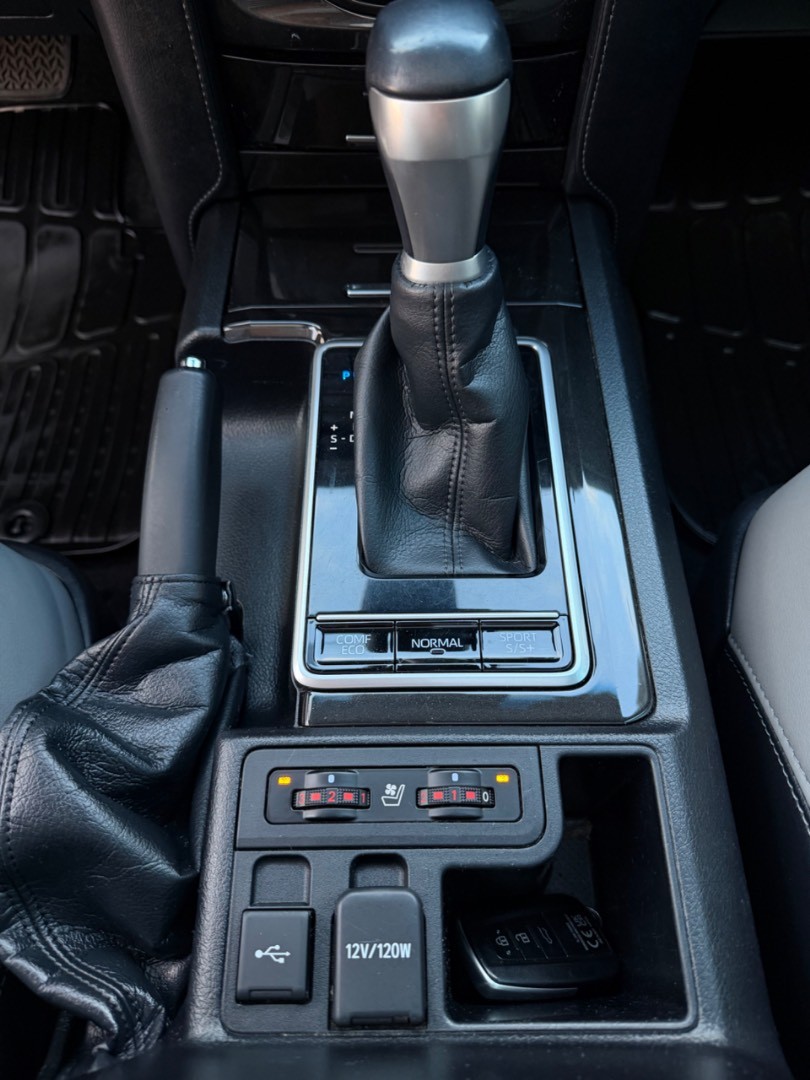 Toyota Land Cruiser 2.8 D-4D 204 Executive A/T 4×4