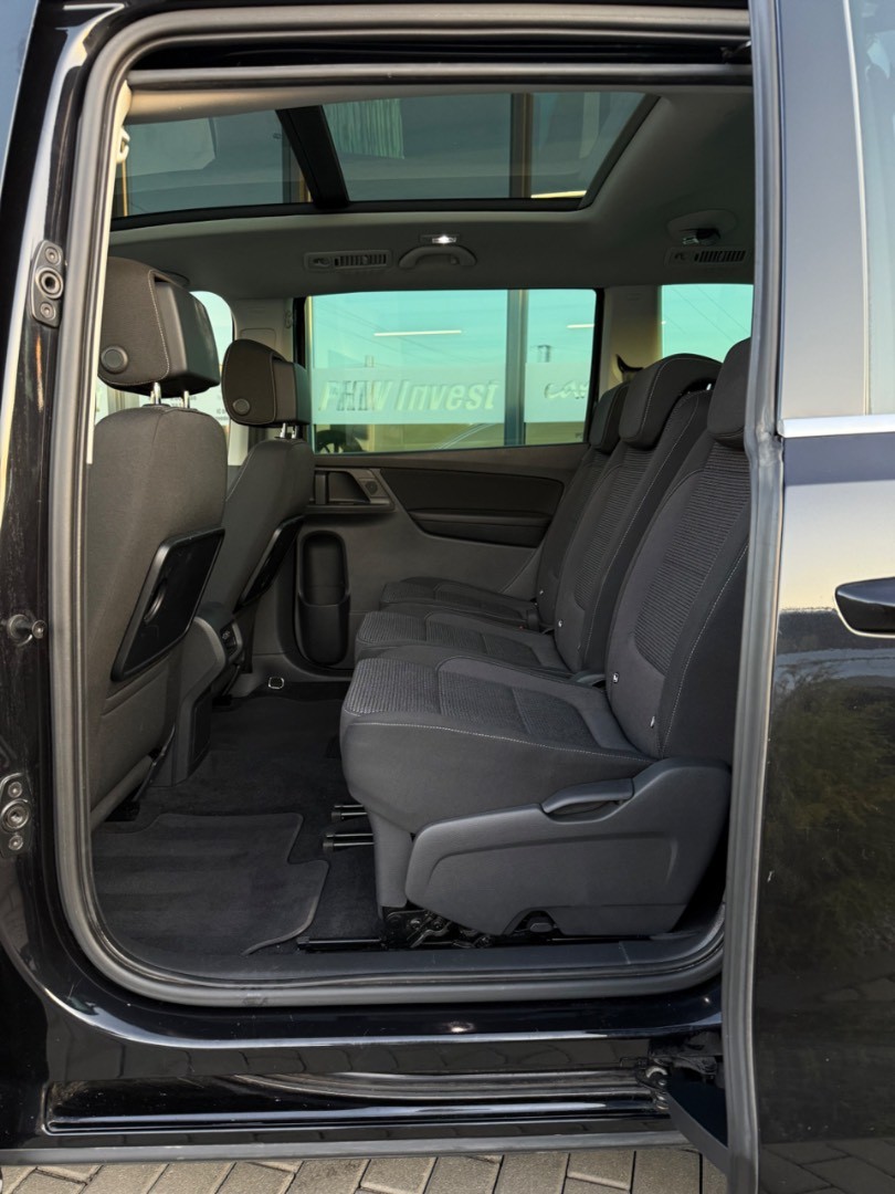 Volkswagen Sharan 2.0TDi DSG 7-MIESTNY Highline SK ŠPZ