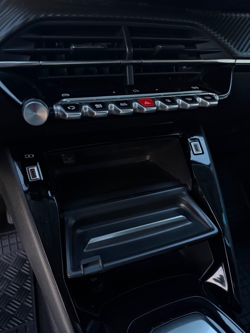 Peugeot 208 ALLURE Electric 100kW/50kWh SK ŠPZ