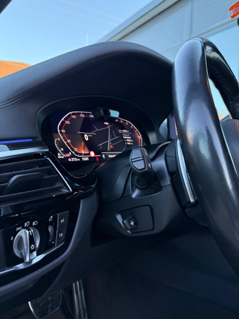 BMW Rad 5 Touring 530d  mHEV x-Drive A/T M-Sport M-sedadlá Edition SK ŠPZ