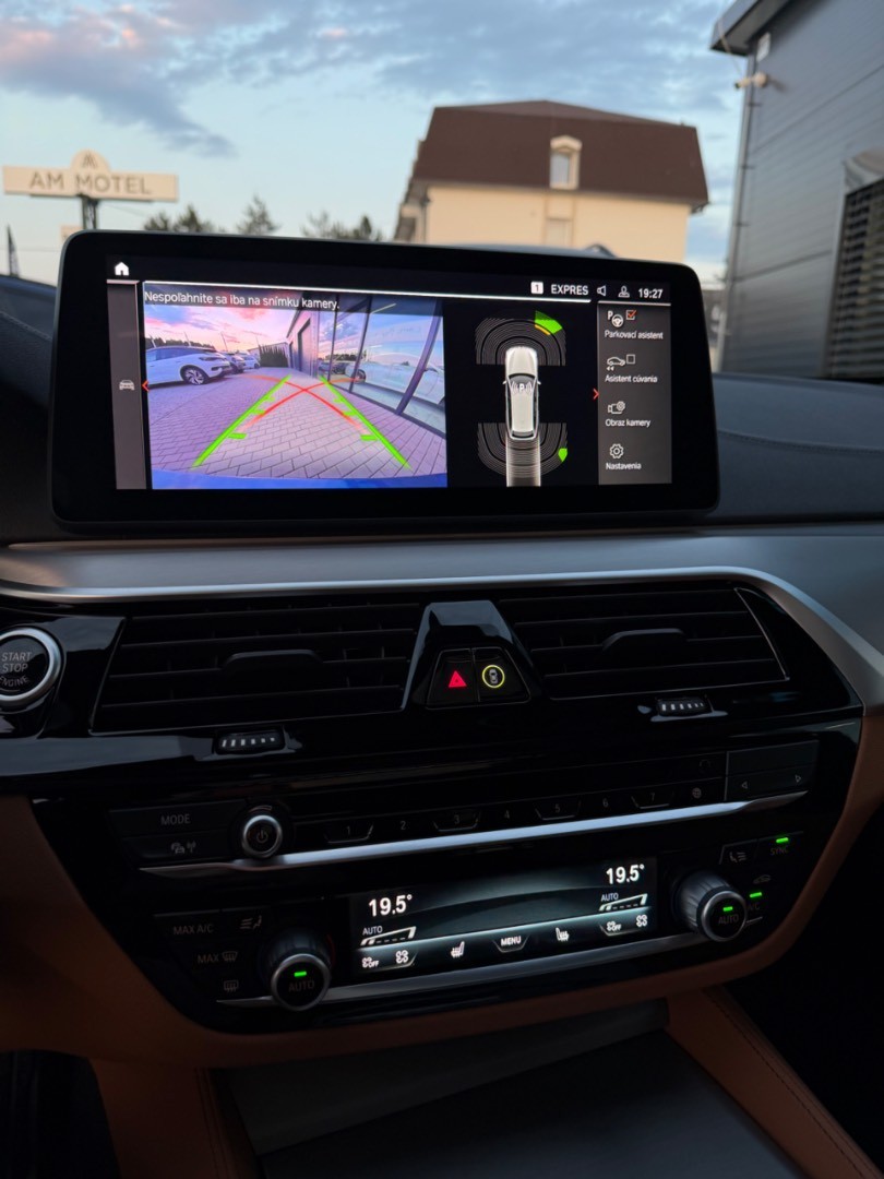 BMW Rad 5 Touring 530d  mHEV x-Drive A/T M-Sport line