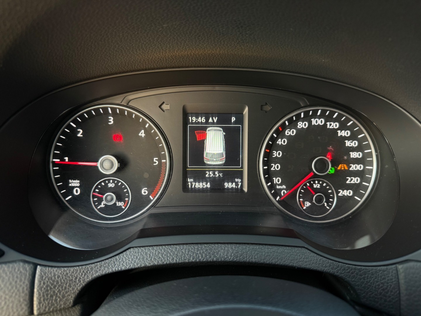 Volkswagen Sharan 2.0TDi DSG 7-MIESTNY Highline SK ŠPZ