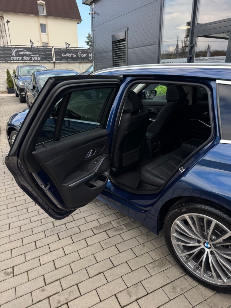 BMW Rad 3 Touring 320d  mHEV x-Drive A/T Luxury *ZÁRUKA*