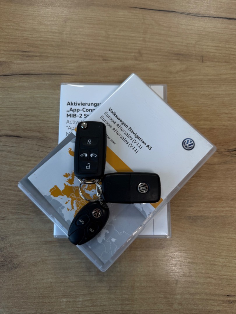 Volkswagen Sharan 2.0TDi DSG 7-MIESTNY Highline SK ŠPZ