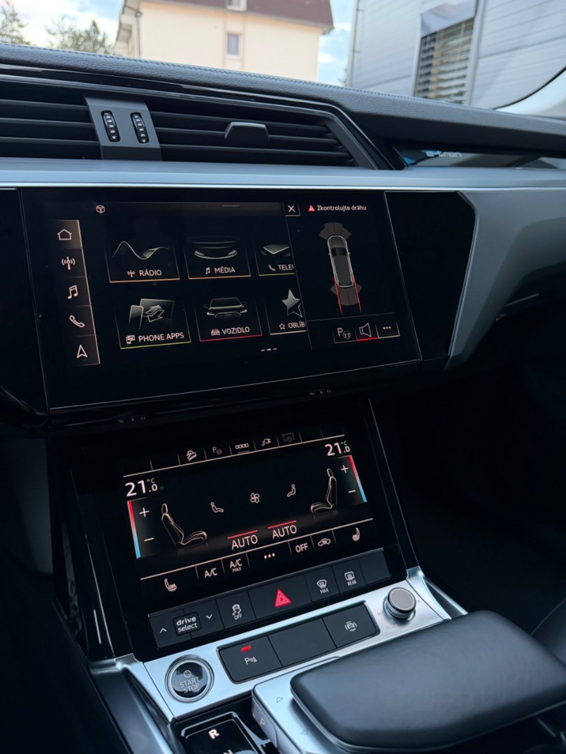Audi E-tron 50 Quattro *Vzduch*Koža*Ťažné*