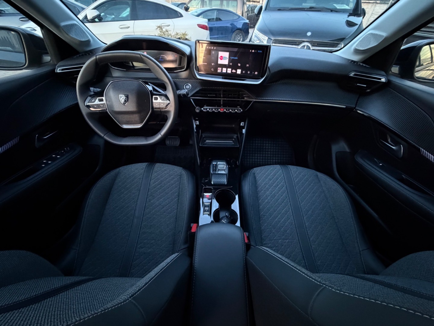 Peugeot 208 ALLURE Electric 100kW/50kWh SK ŠPZ