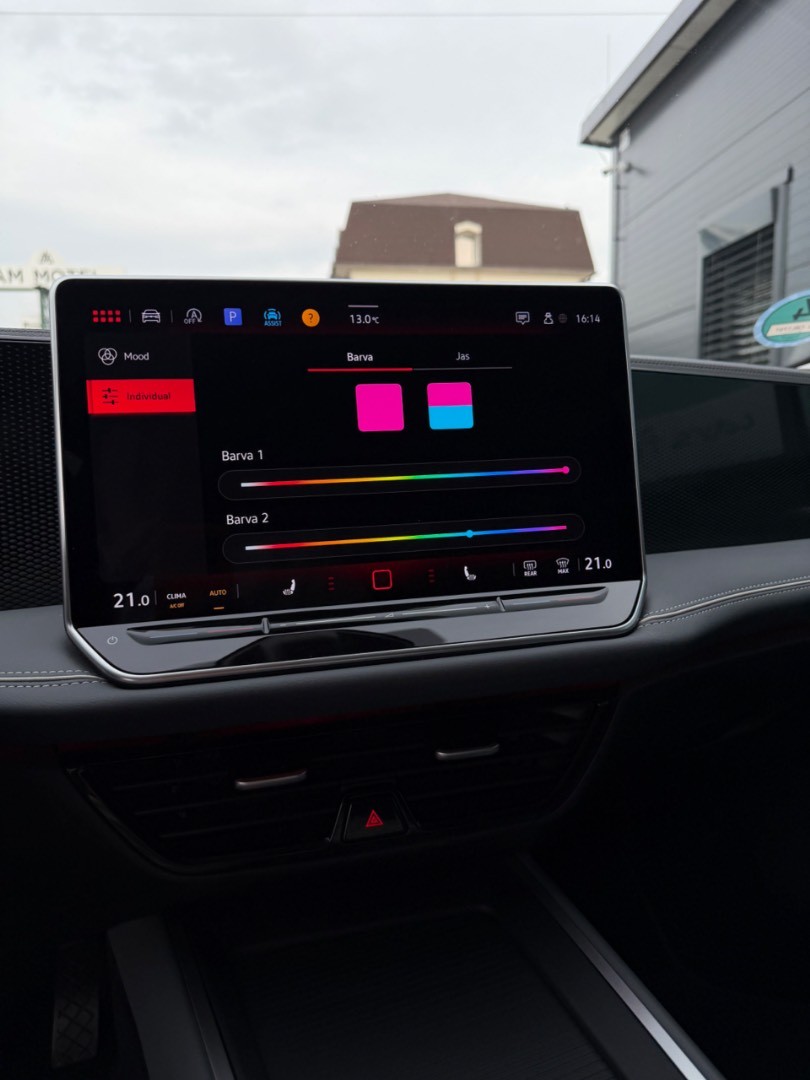 Volkswagen Passat Variant 2.0TDi DSG Elegance SK ŠPZ