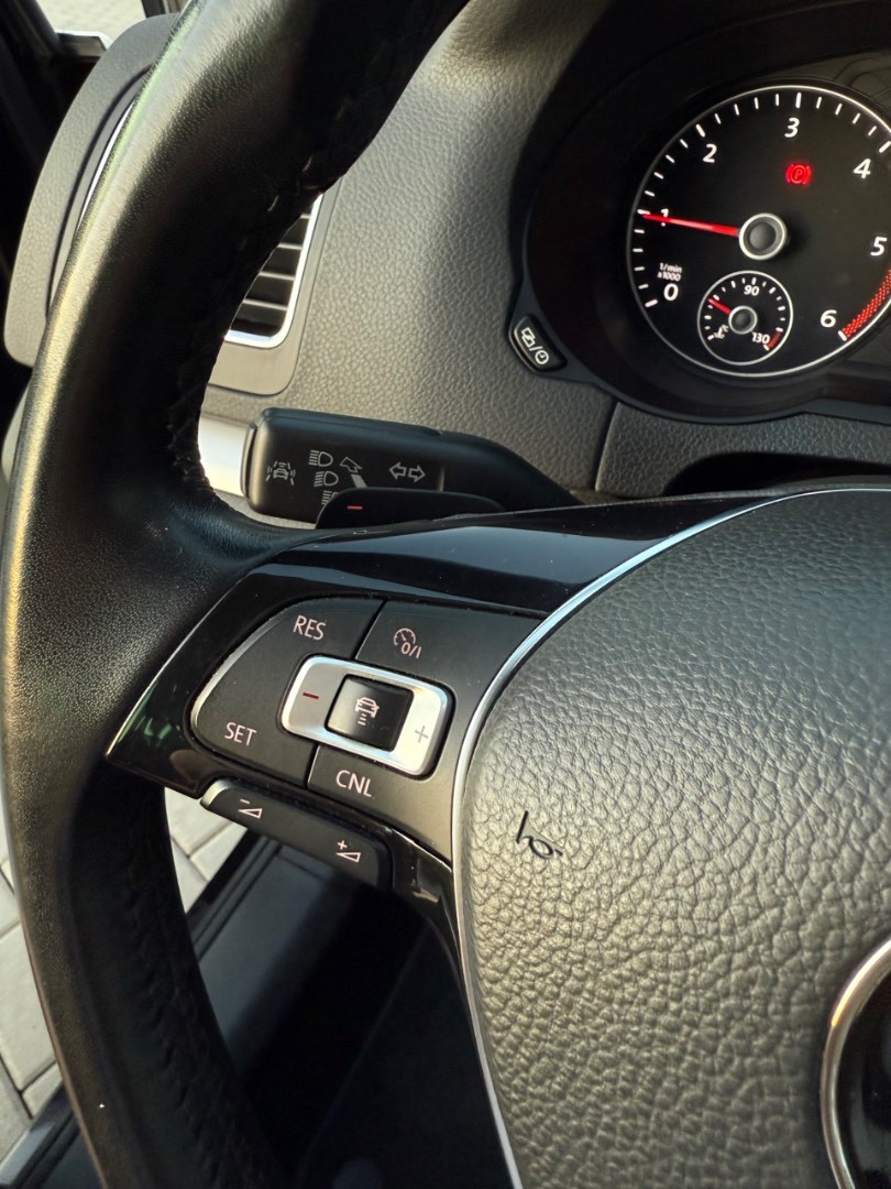 Volkswagen Sharan 2.0TDi DSG 7-MIESTNY Highline SK ŠPZ