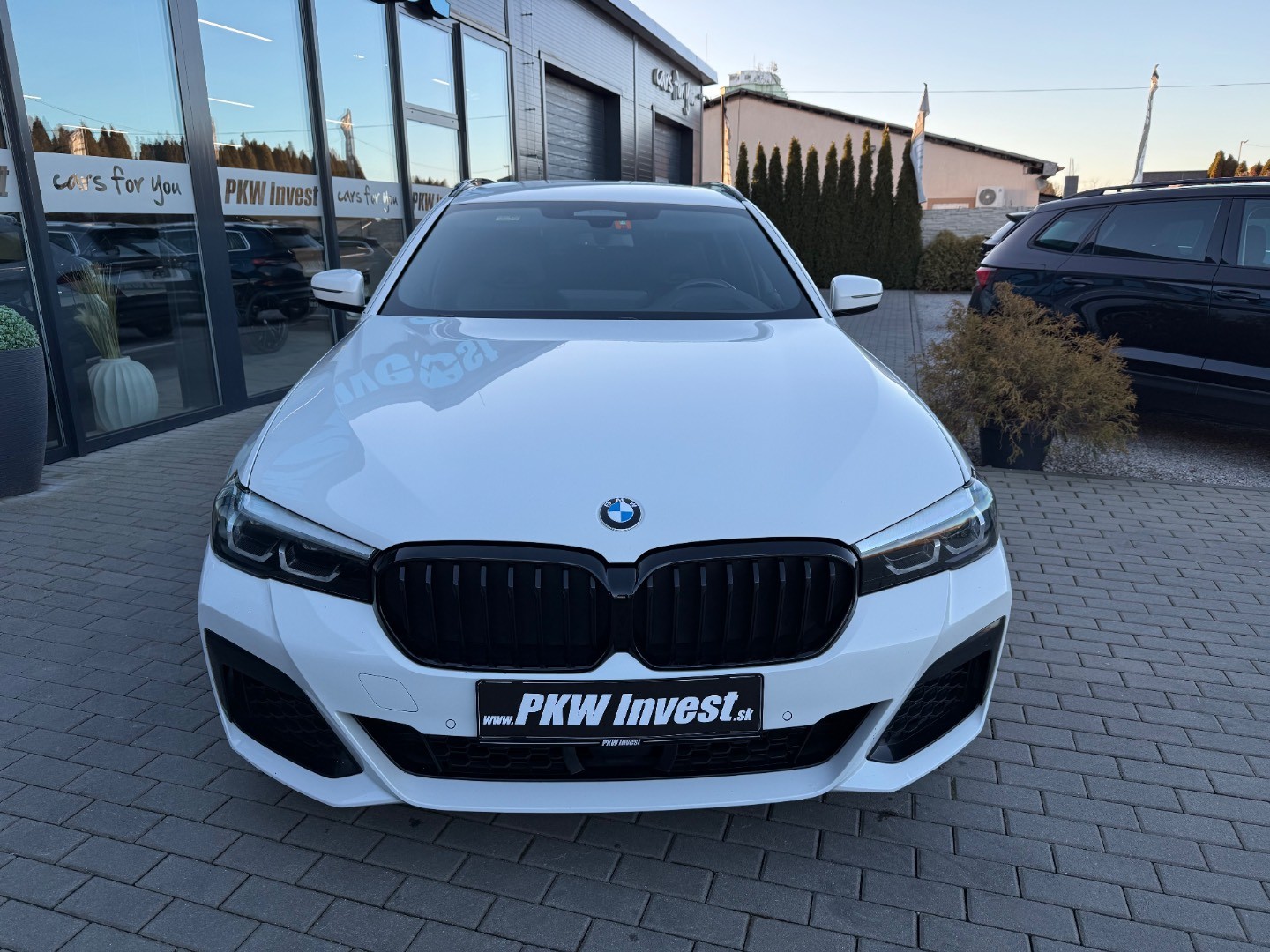 BMW Rad 5 Touring 530d  mHEV x-Drive A/T M-Sport M-sedadlá Edition SK ŠPZ