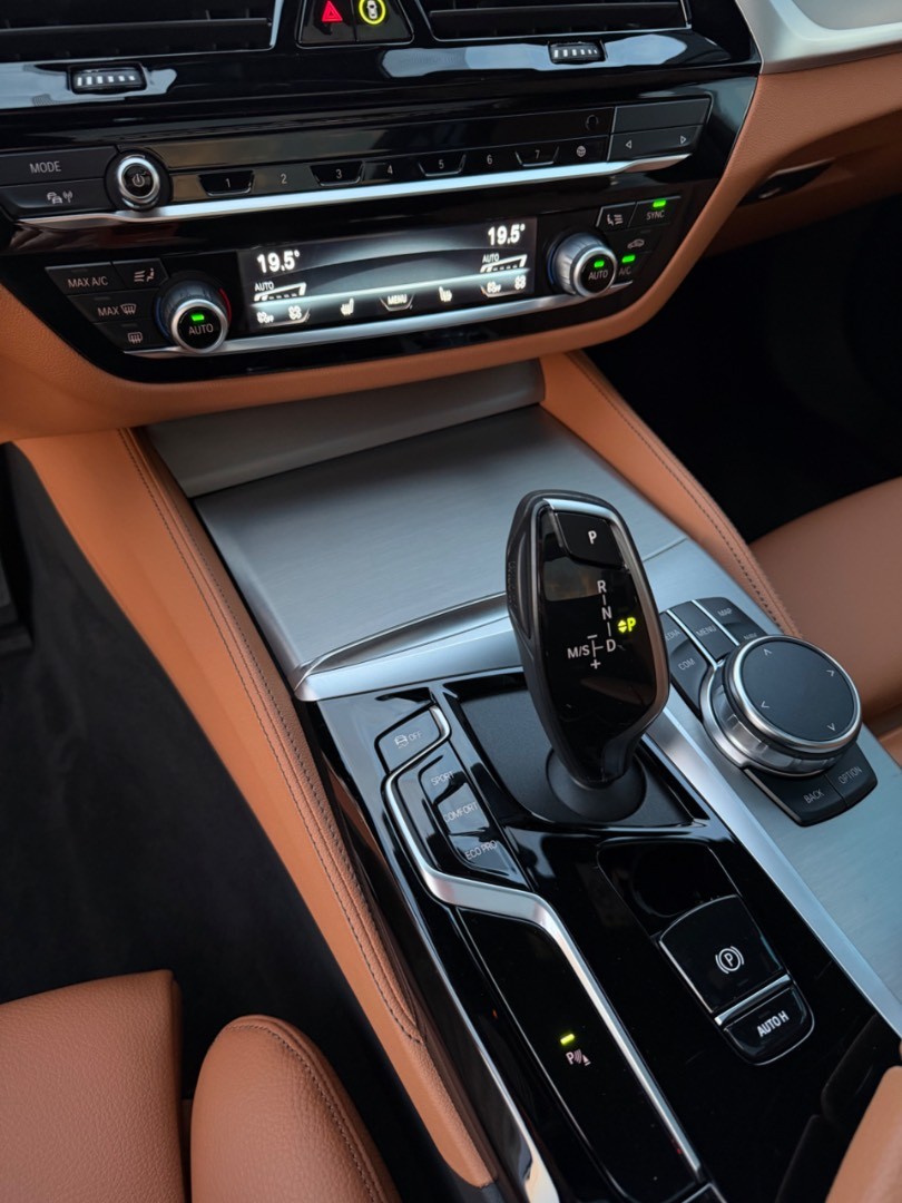 BMW Rad 5 Touring 530d  mHEV x-Drive A/T M-Sport line