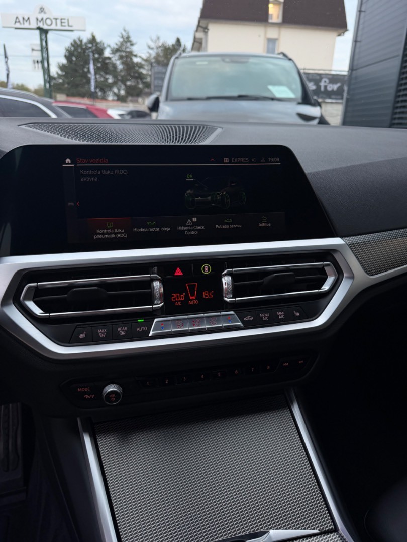 BMW Rad 3 320d mHEV x-Drive A/T M-Sport line SK ŠPZ