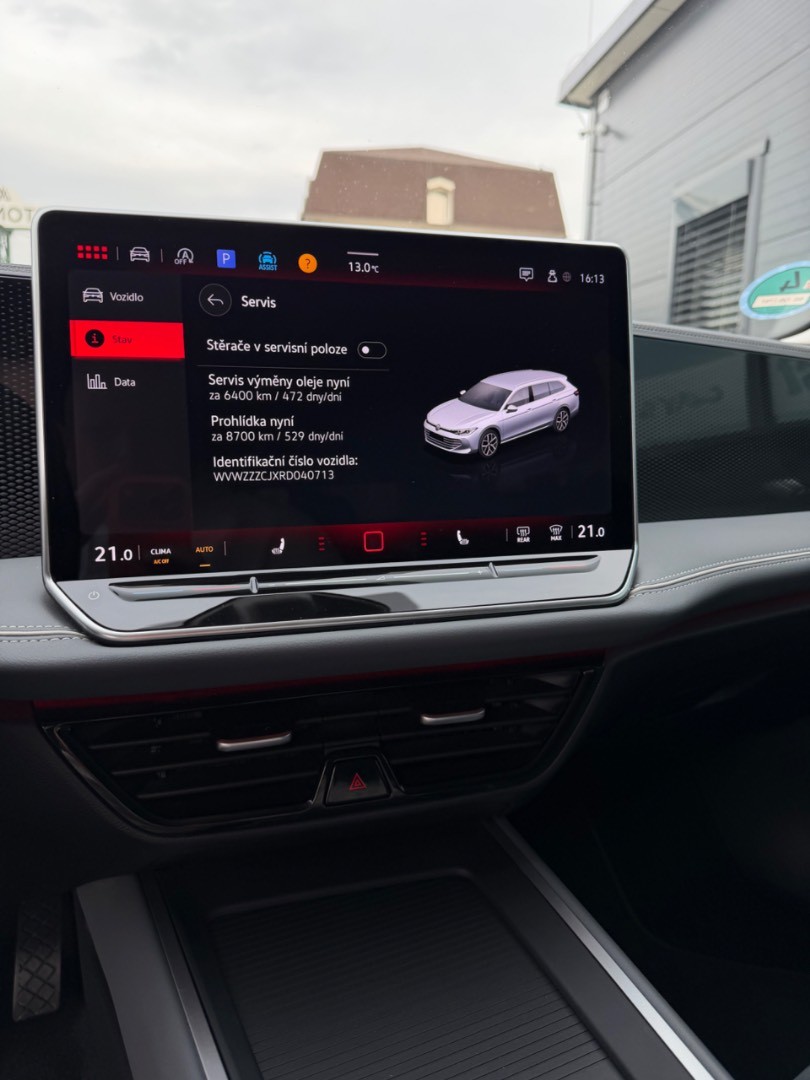 Volkswagen Passat Variant 2.0TDi DSG Elegance SK ŠPZ