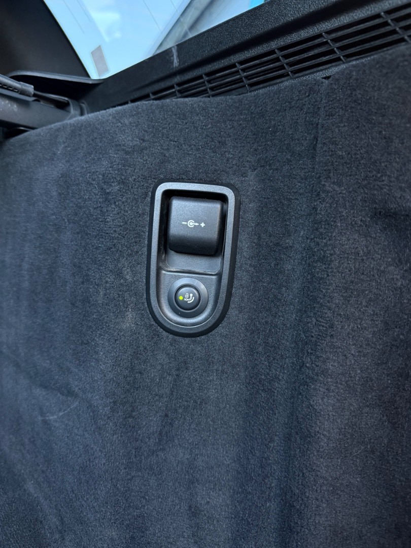 BMW Rad 5 Touring 530d  mHEV x-Drive A/T M-Sport M-sedadlá Edition SK ŠPZ