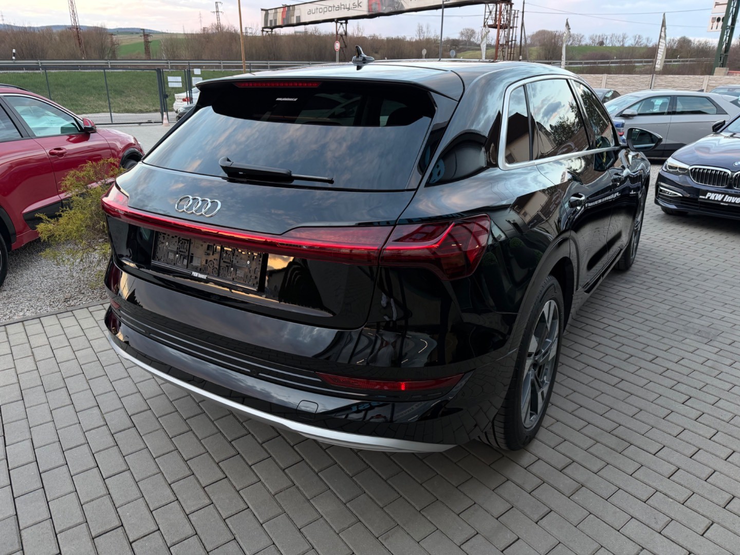 Audi E-tron 50 Quattro *Vzduch*Koža*Ťažné*