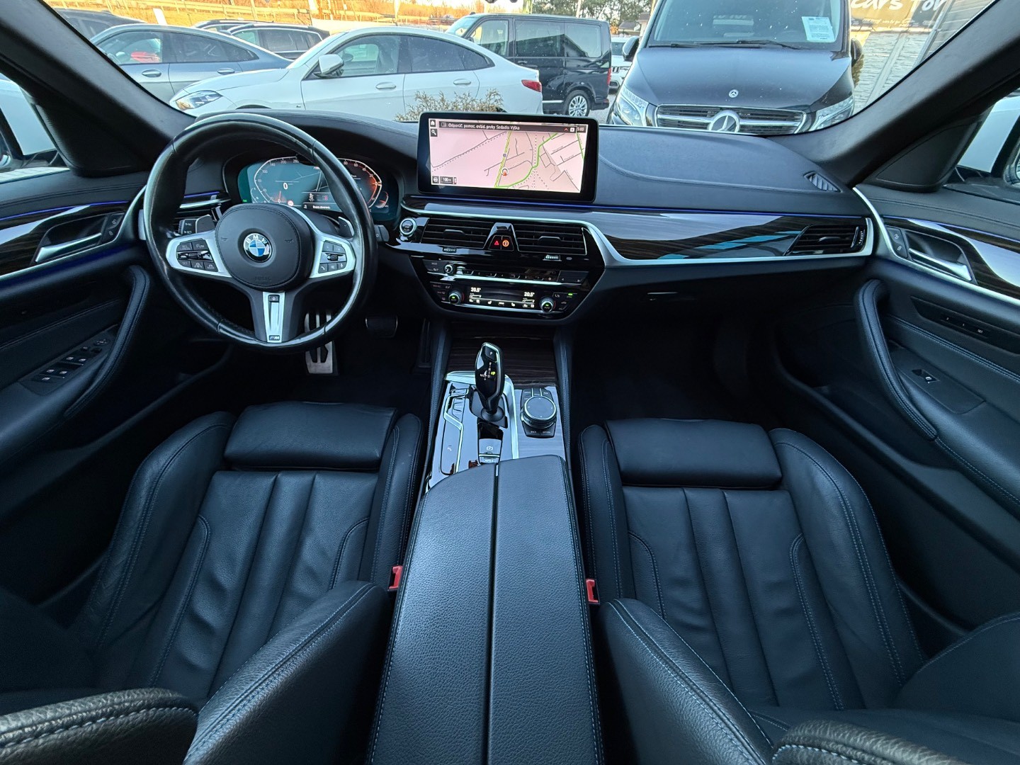 BMW Rad 5 Touring 530d  mHEV x-Drive A/T M-Sport M-sedadlá Edition SK ŠPZ