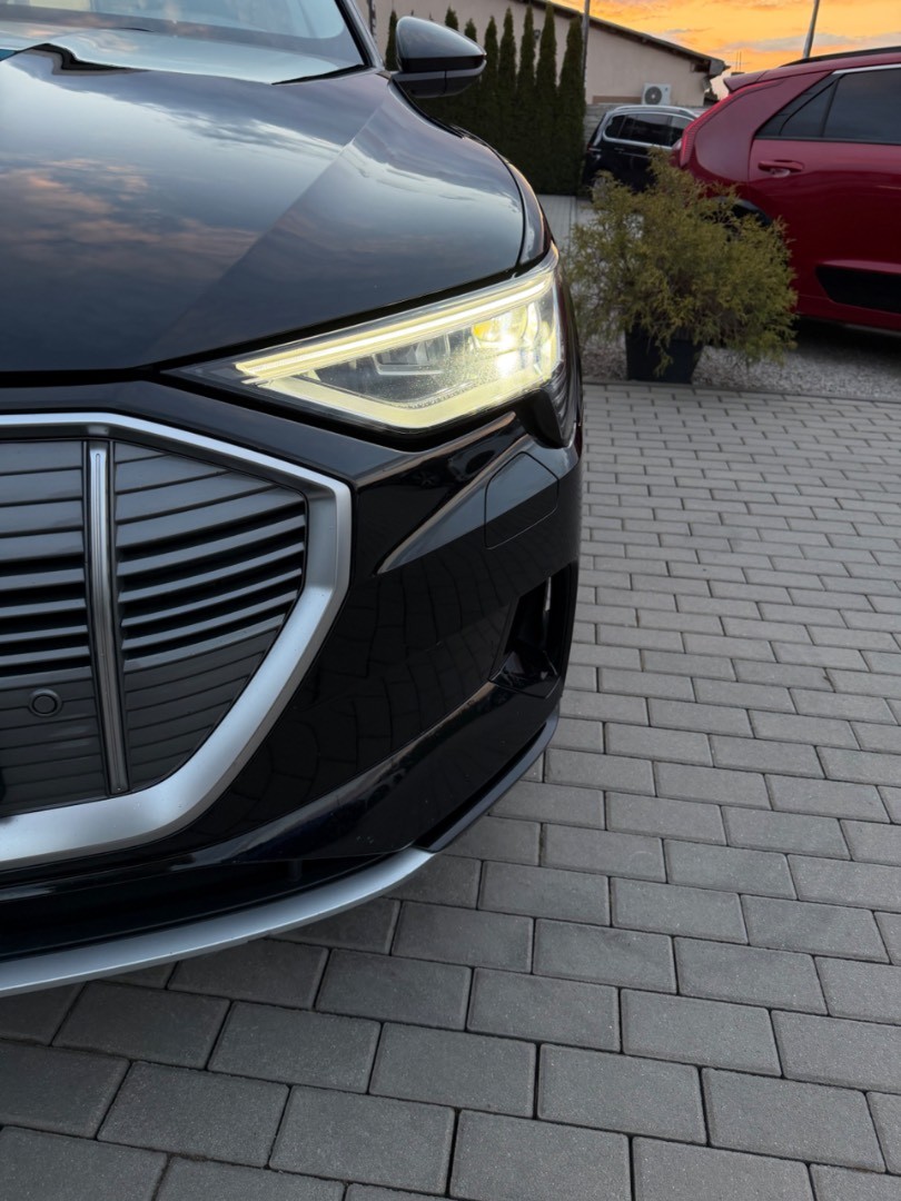 Audi E-tron 50 Quattro *Vzduch*Koža*Ťažné*