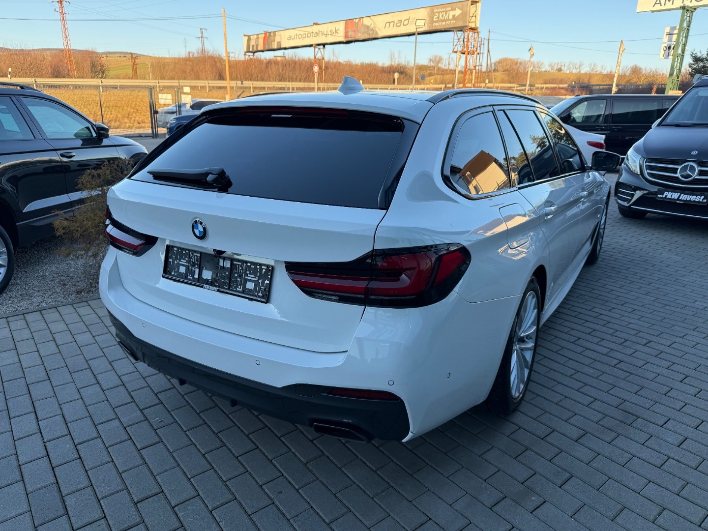 BMW Rad 5 Touring 530d  mHEV x-Drive A/T M-Sport M-sedadlá Edition SK ŠPZ